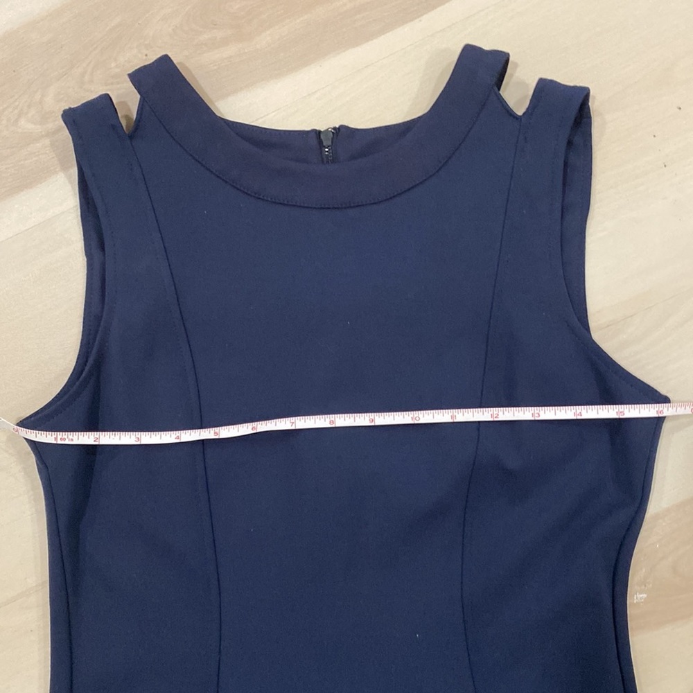 Katherine Barclay Dress - Picture 2 of 11